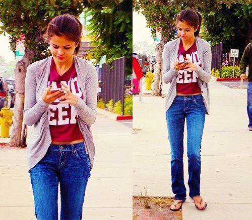 392916_254577397931270_119049044817440_624486_16888934_n - Selena Gomez 2