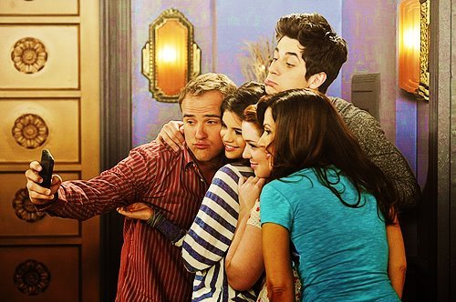 396285_271034116285598_119049044817440_662976_220303623_n - Selena Gomez 2