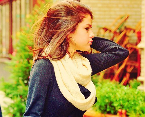 400502_275569235832086_119049044817440_677920_1872926980_n - Selena Gomez 2