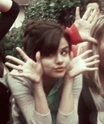 403154_268996219822721_119049044817440_657491_501264232_n - Selena Gomez 2