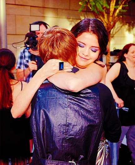 406964_275642779158065_119049044817440_678093_290946141_n