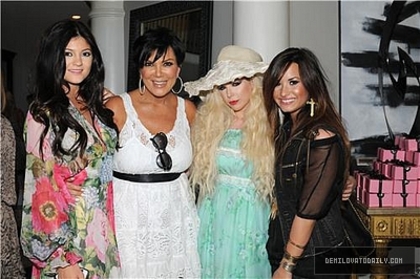 Demitzu (7) - Demitzu - 23 07 2011 - Kim Kardashian Bridal Shower