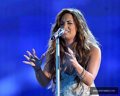 Demitzu (106) - Demitzu - 14 08 2011 - VH1 Do Something Awards