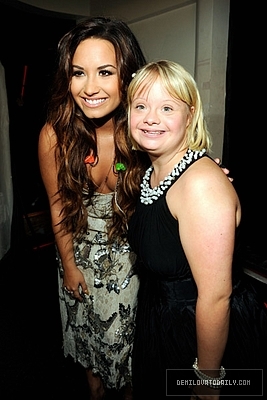 Demitzu (111) - Demitzu - 14 08 2011 - VH1 Do Something Awards