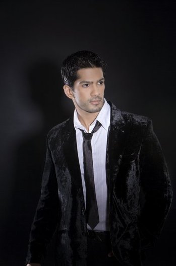 n527695466_4605451_1990 - AMIT TANDON