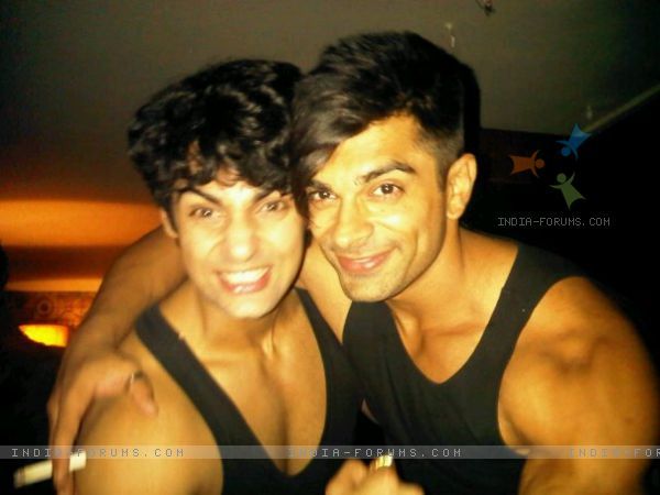 152587-karan-singh-grover-with-karan-wahi - KARAN SINGH GROVER