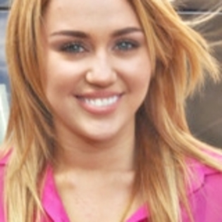 MileyCyrusTOPSHOPTOPMANChicagoStoreOpeningP5AuwWT26uXl - Miley Cyrus