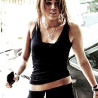wvbbf1r5 - Miley Cyrus