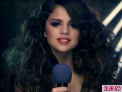 selena-gomez-love-you-like-a-love-song-400x300 - Selena Gomez - love you like a love song photoshoot