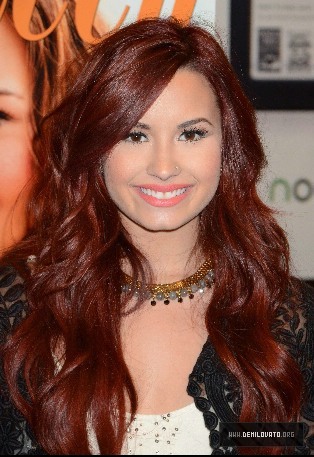 Demitzu (12) - Demitzu - 04 01 2012 - Seventeen Magazine February Cover Issue Signing Session