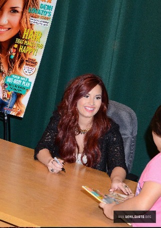 Demitzu (15) - Demitzu - 04 01 2012 - Seventeen Magazine February Cover Issue Signing Session