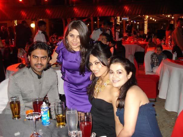 43948512_VLUXTIMGG - SHWETA GULATI