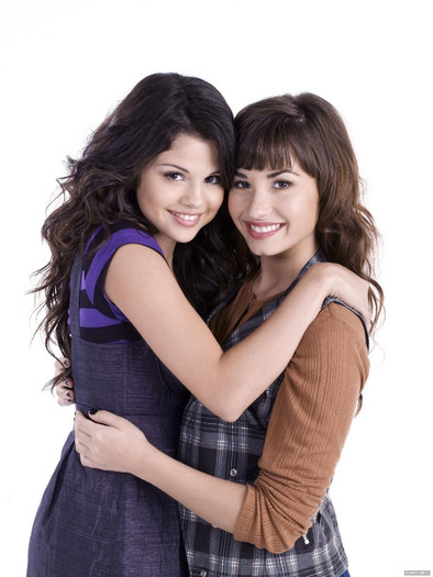 Demi Lovato si Selena Gomez - DEMI LOVATO SI SELENA GOMEZ