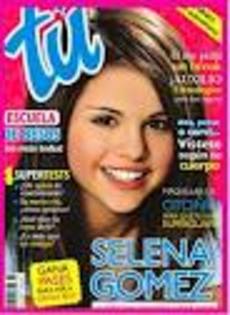  - Cate reviste cu Selena pe coperta