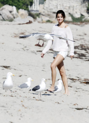 justin-bieber-selena-gomez-malibu-kiss-18