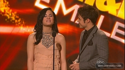 Demitzu (92) - Demitzu - 22 11 2009 - American Music Awards Captures