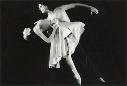 chica_ariel_bn_bailarin_1s