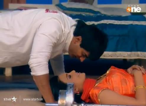 1 (24) - DILL MII GAYYE KaSh Random Caps