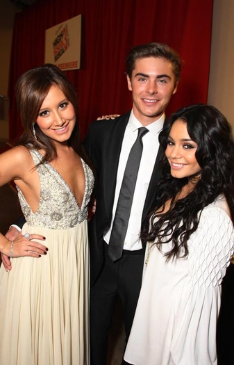 Ashley,Zac si Vanessa