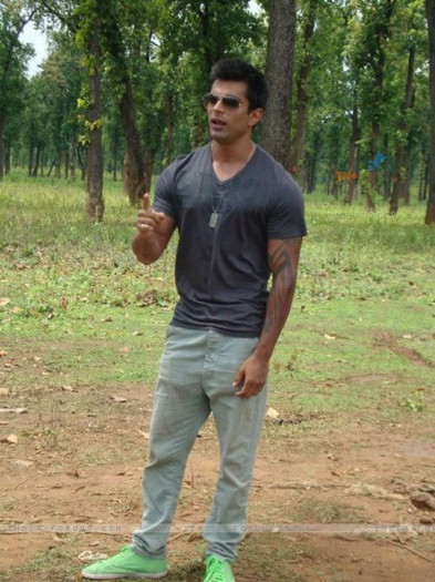 150668-karan-singh-grover - KARAN SINGH GROVER