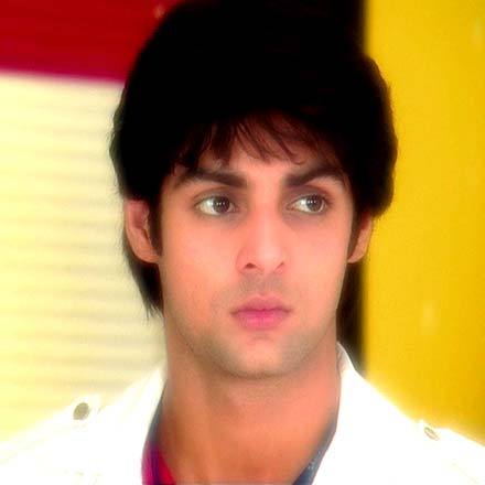 260410043649574 - KARAN WAHI