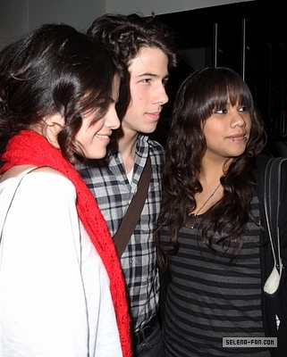 normal_017 - FEBRUARY 2ND - Has dinner with Nick Jonas at Philippe Chow