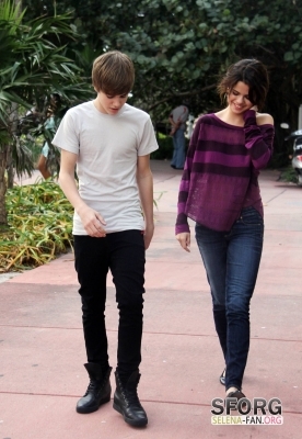 normal_019 - Taking a walk with Justin Beiber