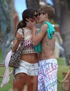 Selena Gomez & Justin Bieber - Selena Gomez si Justin Bieber