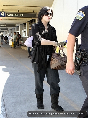 Demitzu (12) - Demitzu - Arrives into LAX Airport