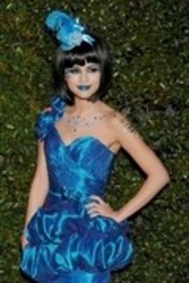 Selena in albastru ciudat (36) - Selena in albastru ciudat