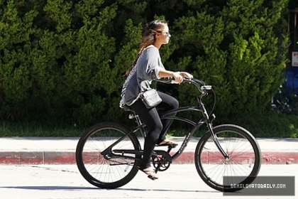 Demitzu (14) - Demitzu - 25 08 2011 - Rides her bike to Mel Diner in Los Angeles CA