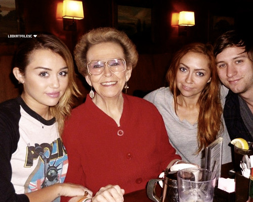 1320974255864_f_large - miley-cyrus 1