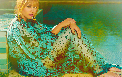 tumblr_lwsmprMRRW1qlmijno1_500_large - miley-cyrus 1