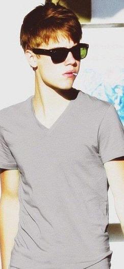 377510_128927783881063_100002915257281_151851_505044174_n - Justin Bieber 4