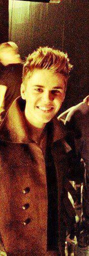379444_130762730364235_100002915257281_159313_1753942775_n - Justin Bieber 4