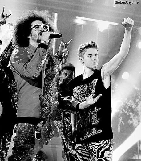 384237_279831125392504_205181369524147_772039_1058013387_n_large - Justin Bieber 4