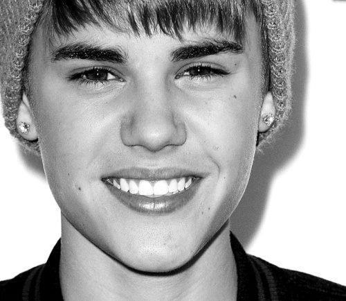 388076_143048335802341_100002915257281_195814_540431318_n - Justin Bieber 4