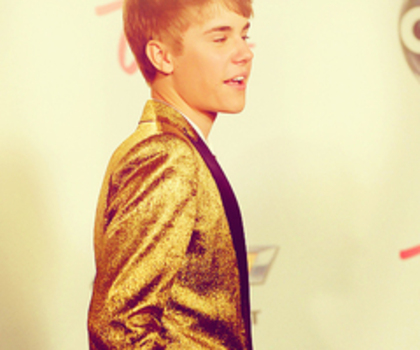 tumblr_lvaustaphi1qe7codo1_500_thumb - Justin Bieber 4