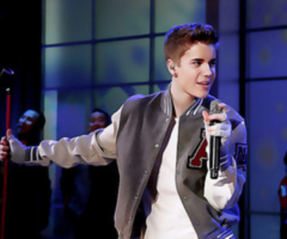 tumblr_lveiknqbQh1r7o2sto3_r1_500_thumb - Justin Bieber 4