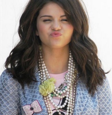 164723_144472688941742_119049044817440_216544_4051060_n - Selena Gomez 2