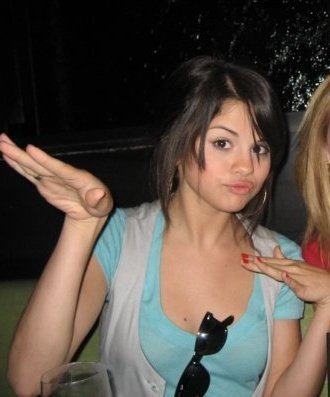 165781_150204718368539_119049044817440_244450_7706315_n - Selena Gomez 2