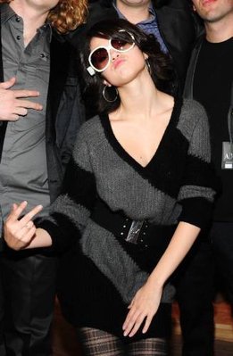 166373_150455308343480_119049044817440_245889_6109180_n - Selena Gomez 2
