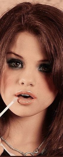 167712_142564135799264_119049044817440_204996_7033343_n - Selena Gomez 2