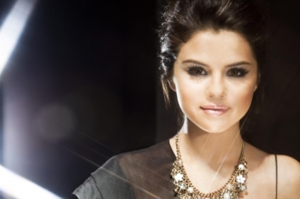 normal_70442_SelenaGomez_013211AYearWithoutRainpromos2010__122_117lo - A Year Without Rain  Promoshoot