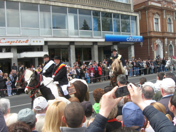 1 mai 009 - junii in brasov 1 mai 2011