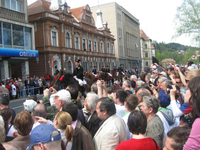 1 mai 018 - junii in brasov 1 mai 2011