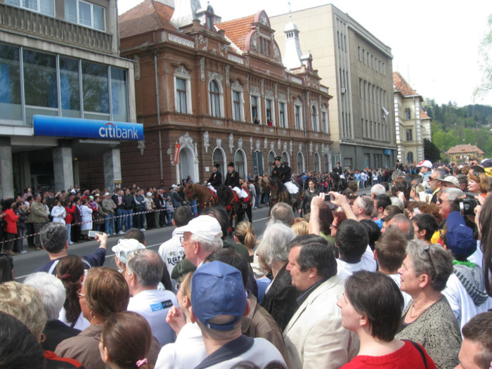 1 mai 019 - junii in brasov 1 mai 2011