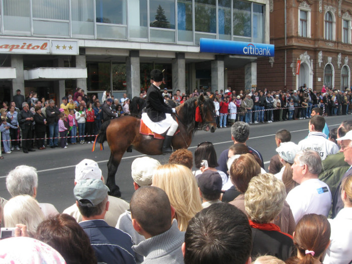 1 mai 020 - junii in brasov 1 mai 2011