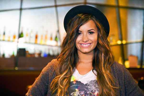 317115_171726792908874_100002146648921_341623_1252593229_n - DEMETRIA devonne lovato 2011