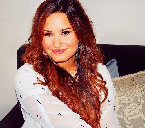 378040_208486595899560_100002146648921_442249_224349512_n - DEMETRIA devonne lovato 2011